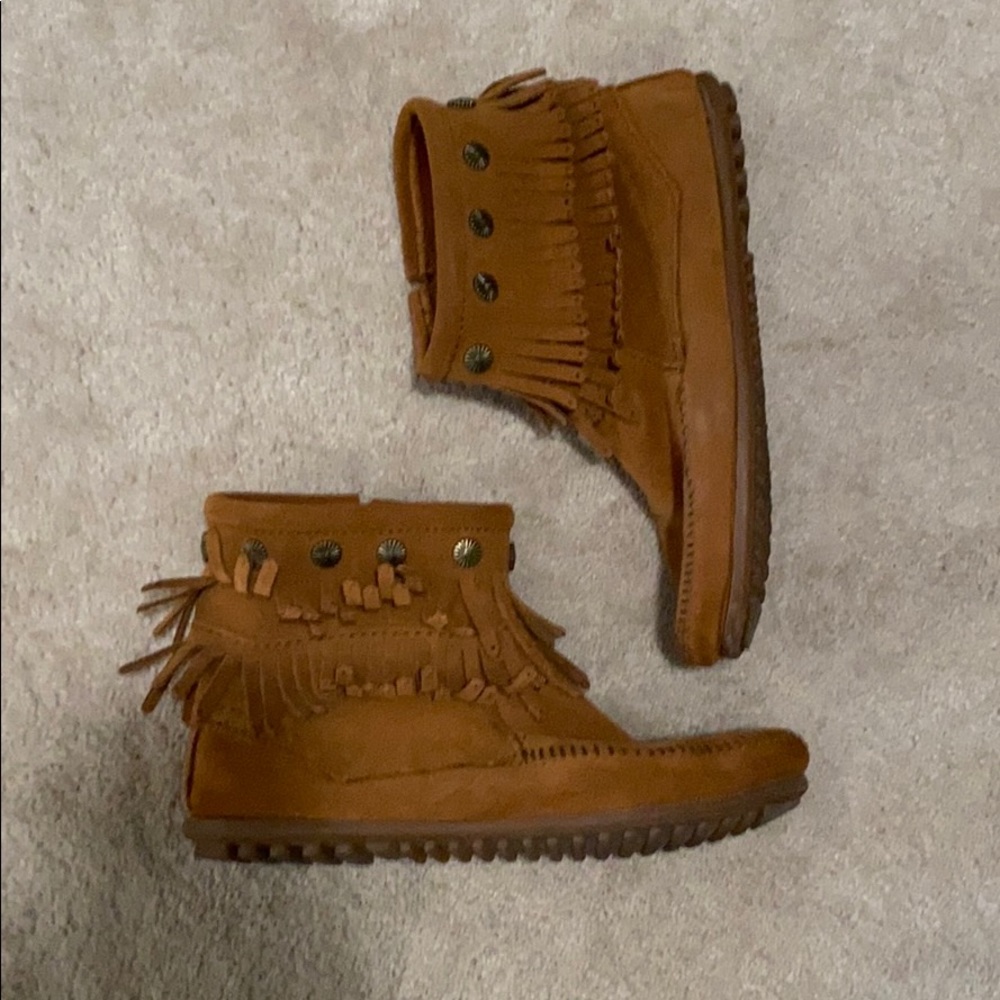 Minnetonka Fringe Booties. Like New.